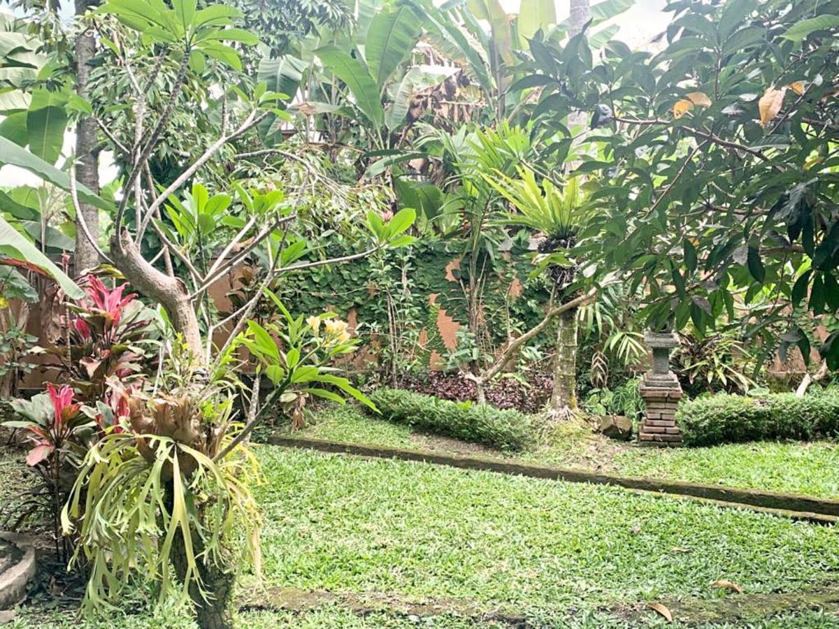 Indraprastha 2 Bungalow Ubud  Exterior photo